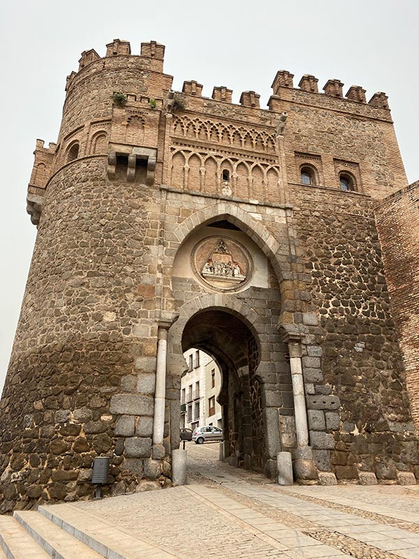 Drástico Familiarizarse Enumerar La Puerta del Sol de Toledo © Pasearte Toledo