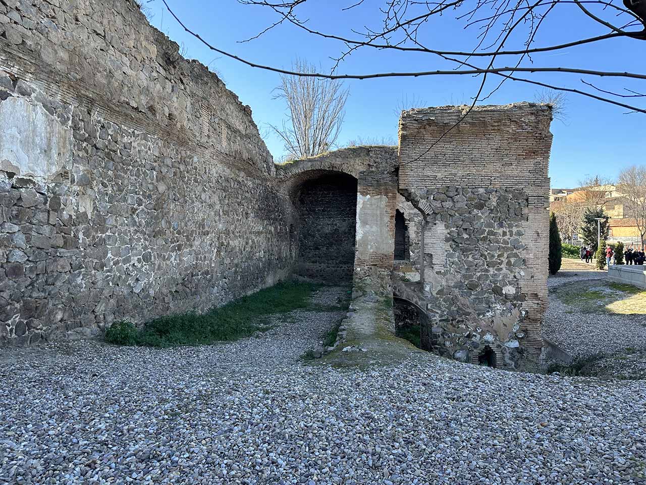 Parte de la Muralla, junto a la Puerta del Vado